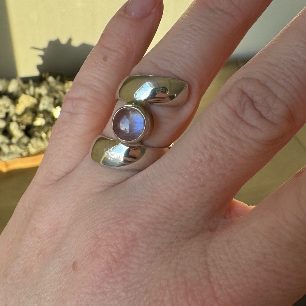 Lustrous Silver Moonstone Ring - Picture 7 of 10